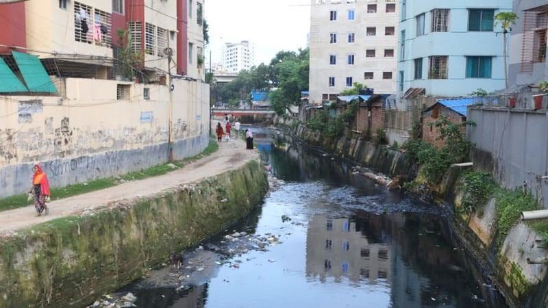 536 canals, drains in Ctg city are hazardous, safety fences to be installed soon