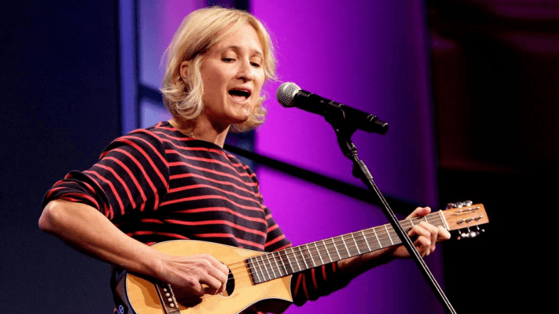 Singer Jill Sobule dies in Minnesota house fire