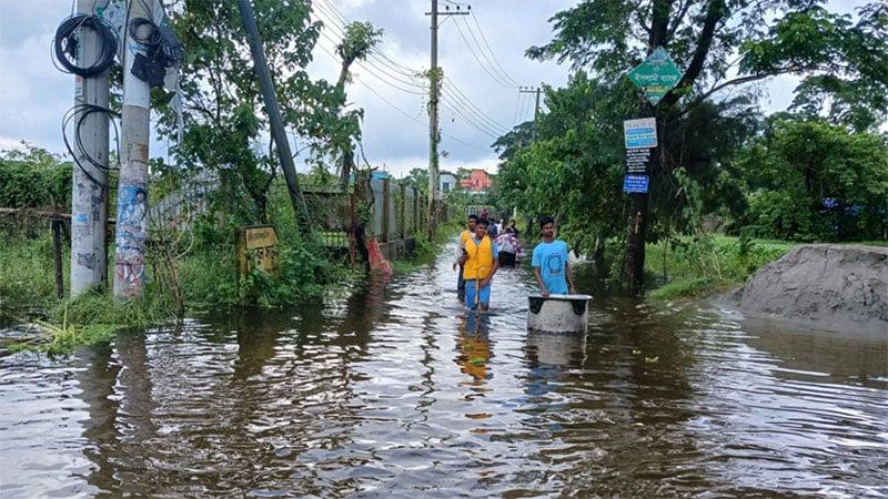 Death toll in ongoing flood increases to 52, 10 lakh still trapped in water