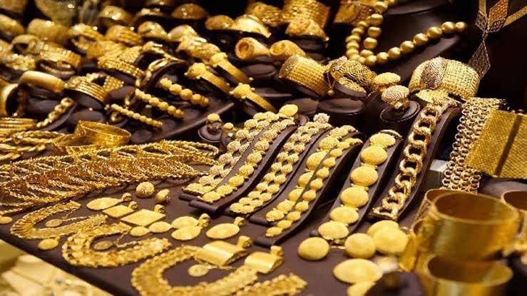 Gold price goes up to Tk1.42 lakh per bhori